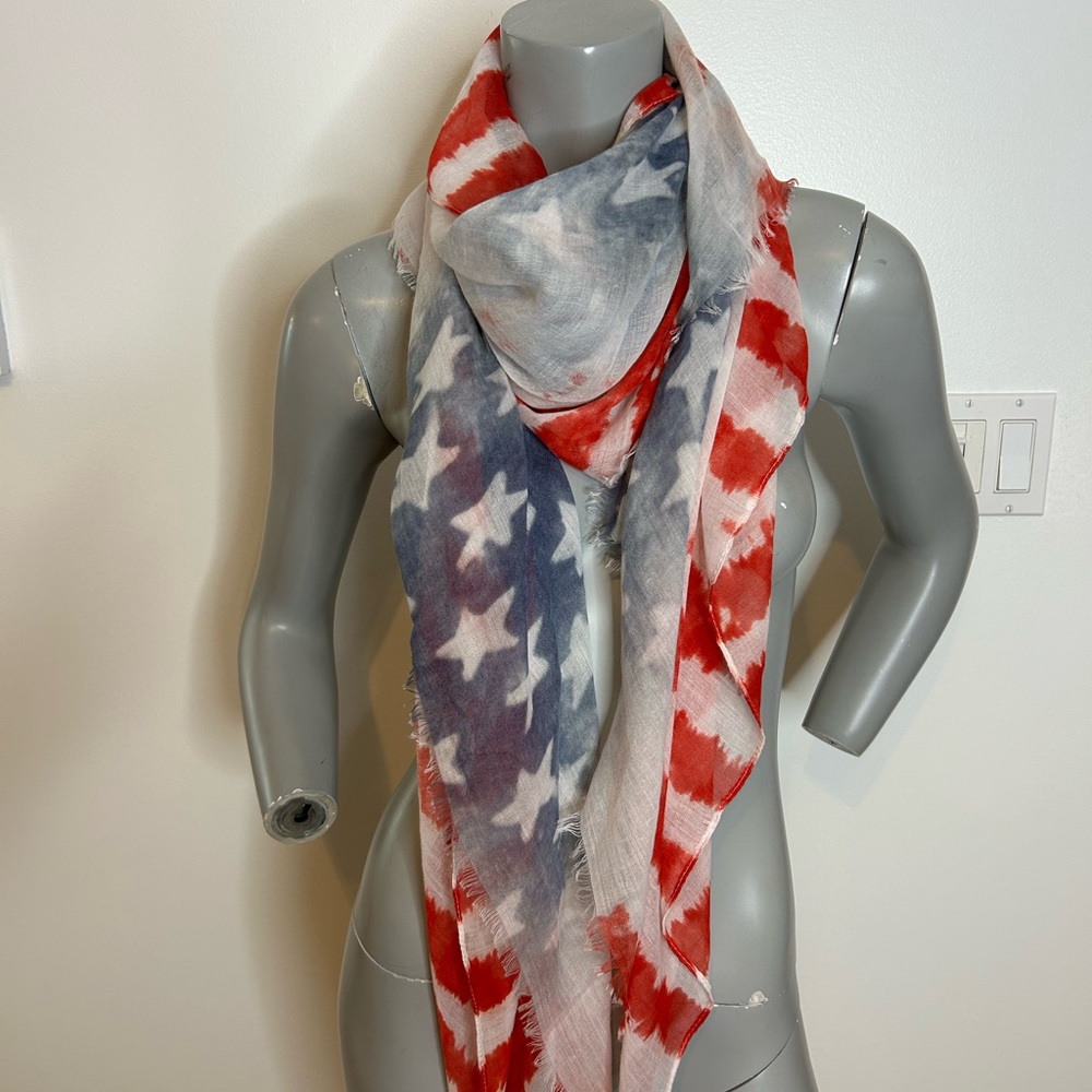 Gorgeous long rectangular American Flag Pattern Scarf❤️ - Picture 2 of 3